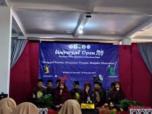 Tim Hadroh Ar-Raaid Sedang Melantunkan Shalawat